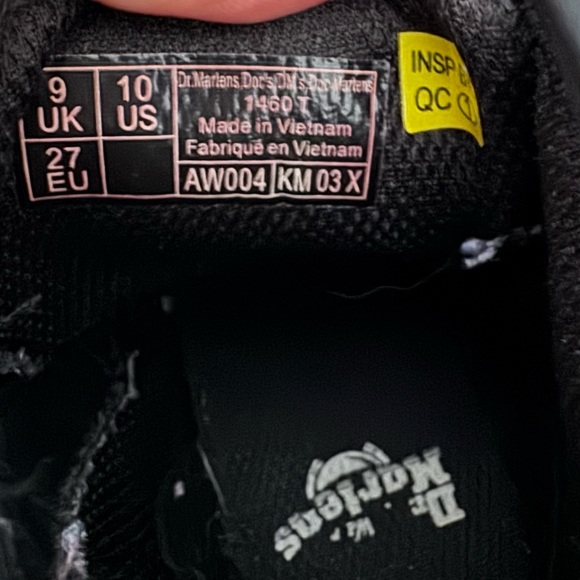 Dr Martens 1460 Skull & Bones Leather Lace Up Boots Girls Size 10 EUC Shoes Icon - Picture 11 of 11